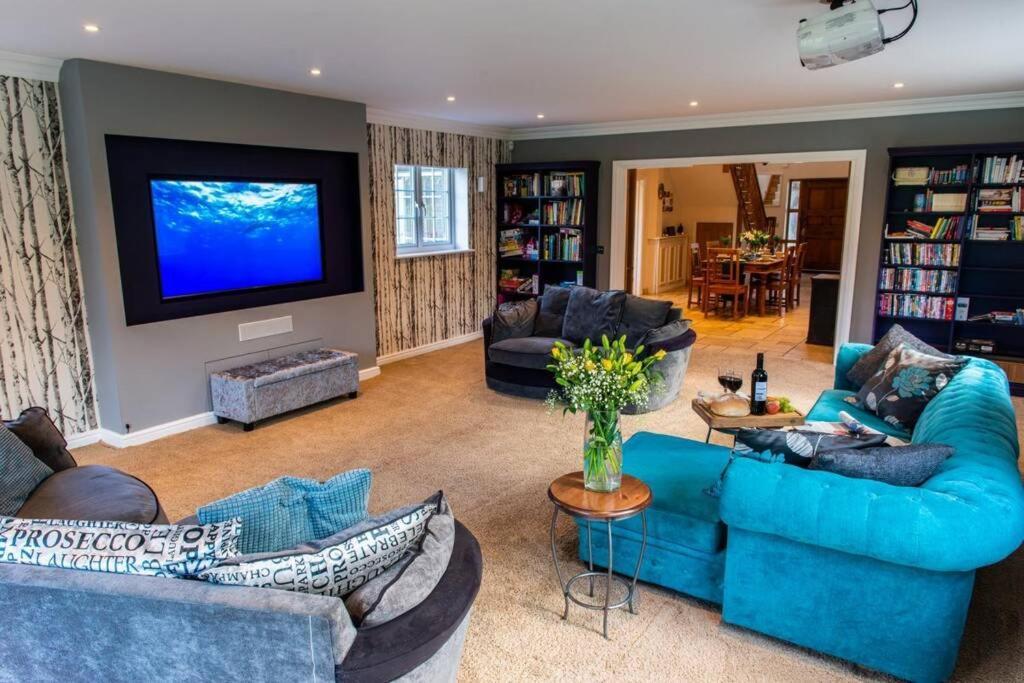 Langford Farmhouse - New Forest National Park Luxury 4Bd, Hot Tub, Cinema, 10 Acres Bartley ภายนอก รูปภาพ