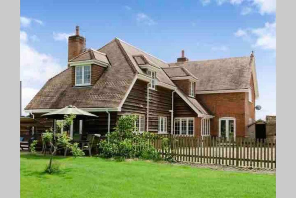 Langford Farmhouse - New Forest National Park Luxury 4Bd, Hot Tub, Cinema, 10 Acres Bartley ภายนอก รูปภาพ